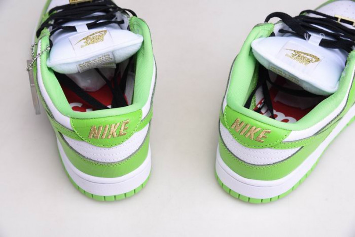 nike sb dunk low "s*upre*me - mean green" - dh3228-101