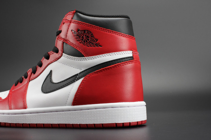 air jordan 1 retro high og chicago red 555088-101